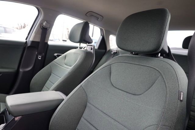 Used 2025 Kia K4 EX image 17