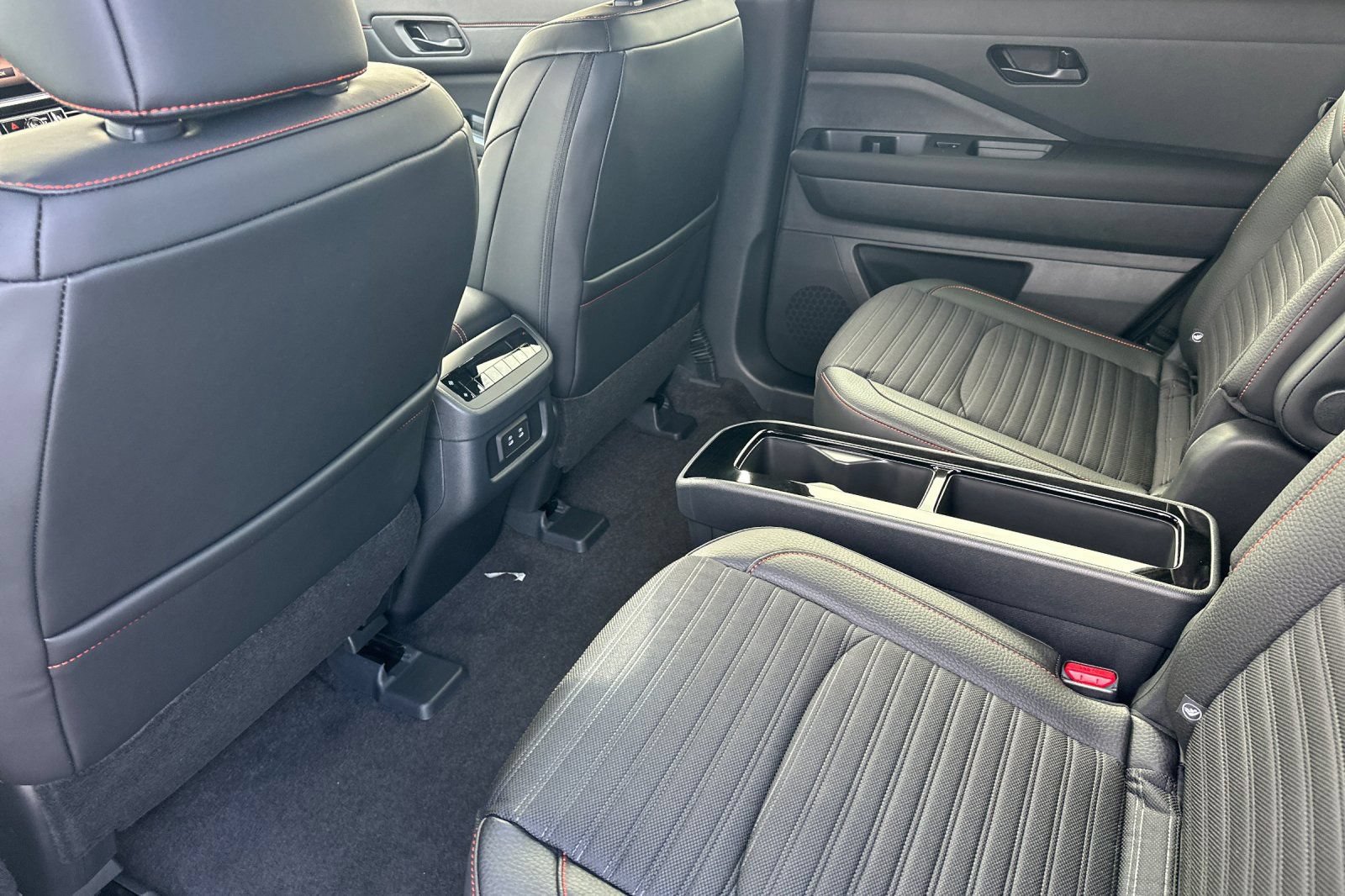 New 2026 Nissan Pathfinder Rock Creek w/ Rock Creek Premium Package AWD/4WD image 14