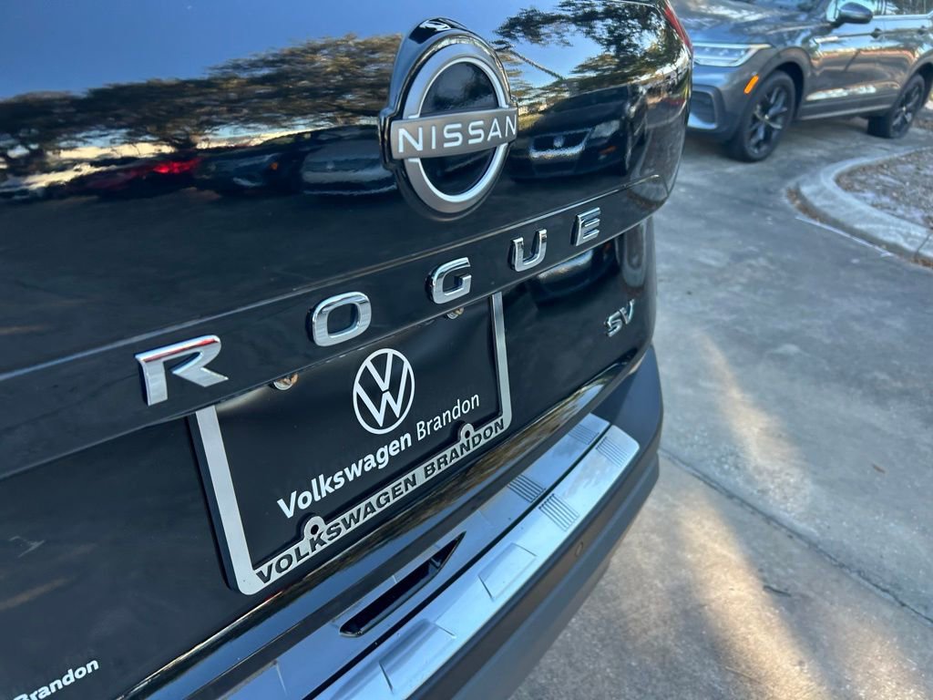 Used 2023 Nissan Rogue SV image 30