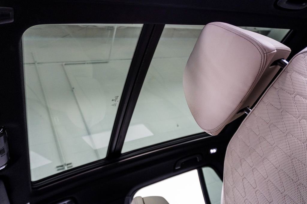 Used 2020 BMW X5 M50i w/ Premium Package image 8