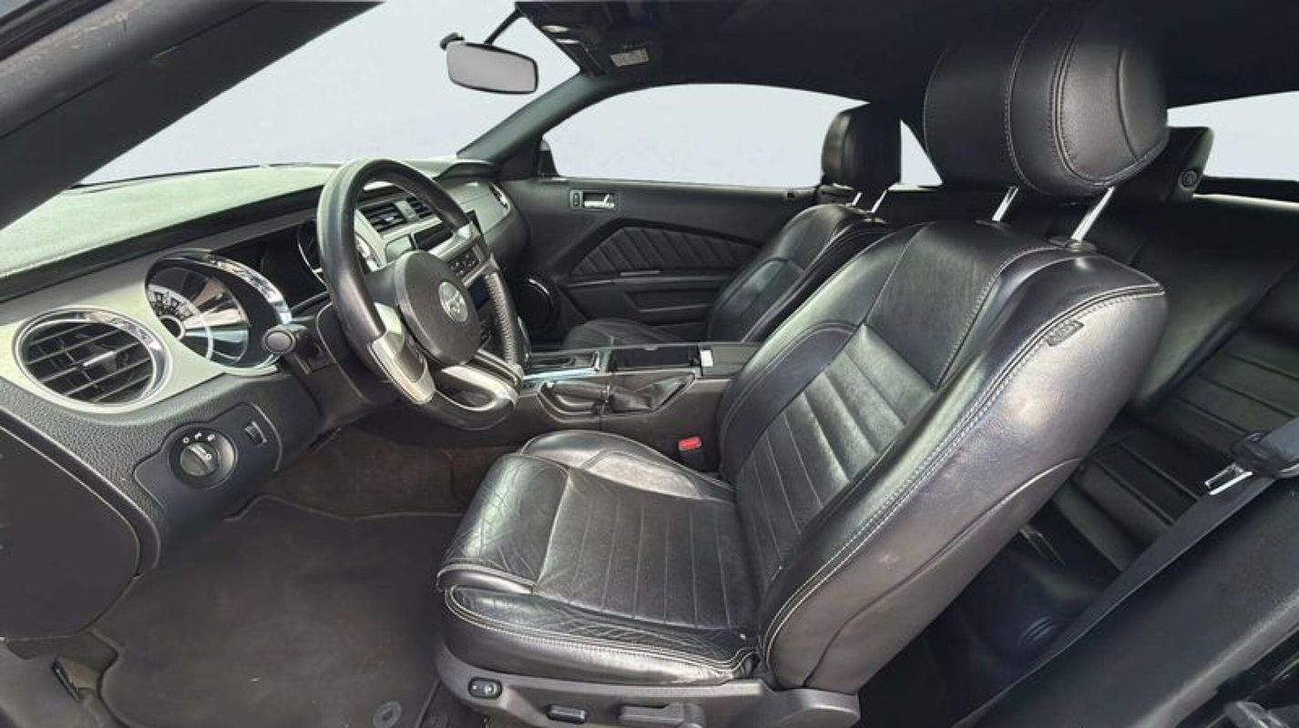 Used 2013 Ford Mustang Premium image 11