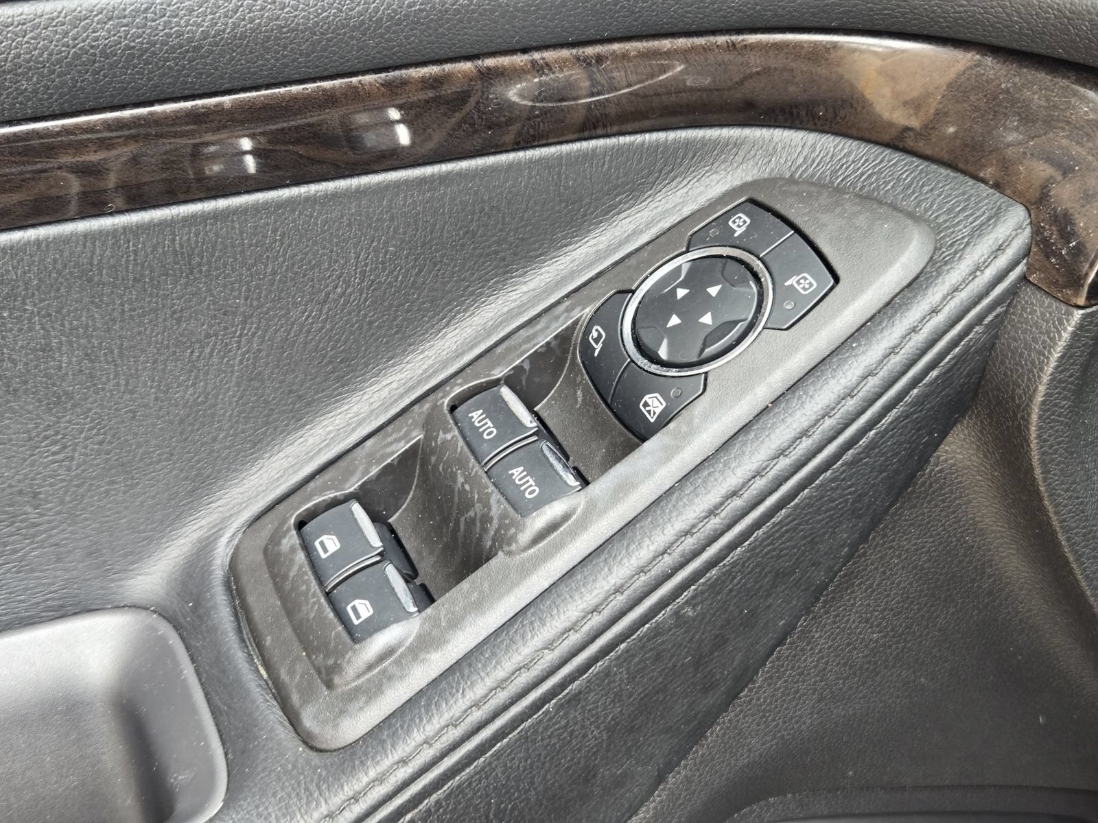 Used 2015 Ford Explorer Limited FWD image 21