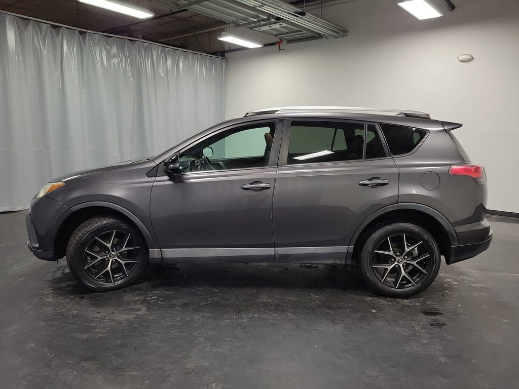 Used 2016 Toyota RAV4 SE image 5