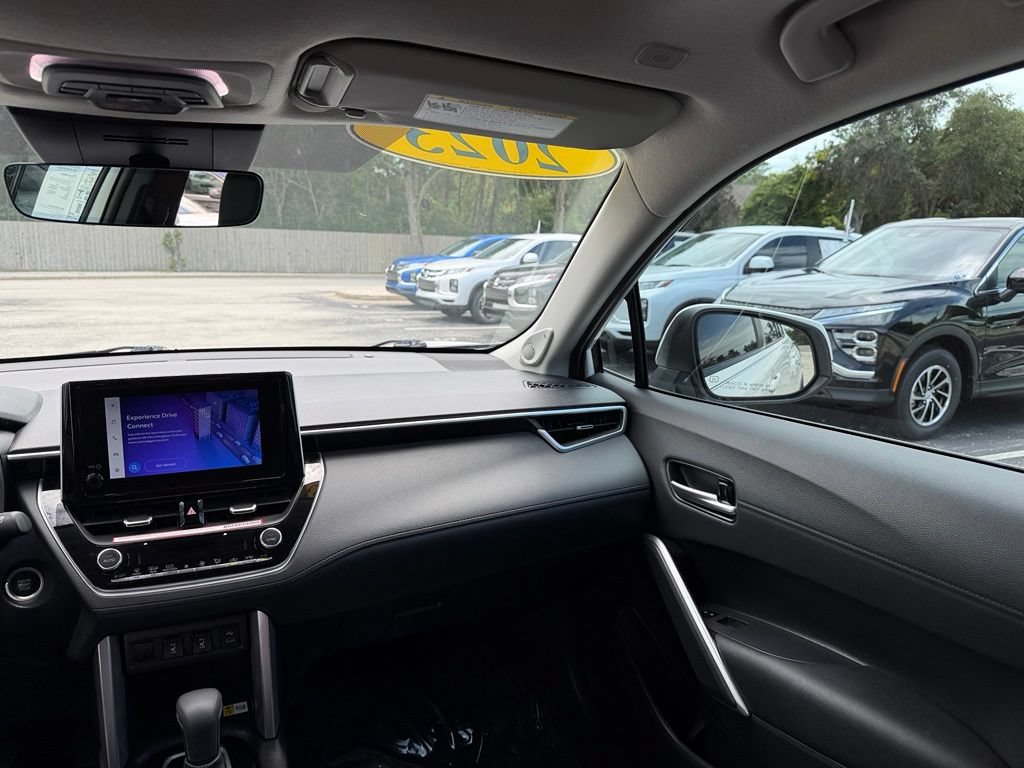 Used 2023 Toyota Corolla Cross XLE w/ Convenience Package AWD/4WD image 26