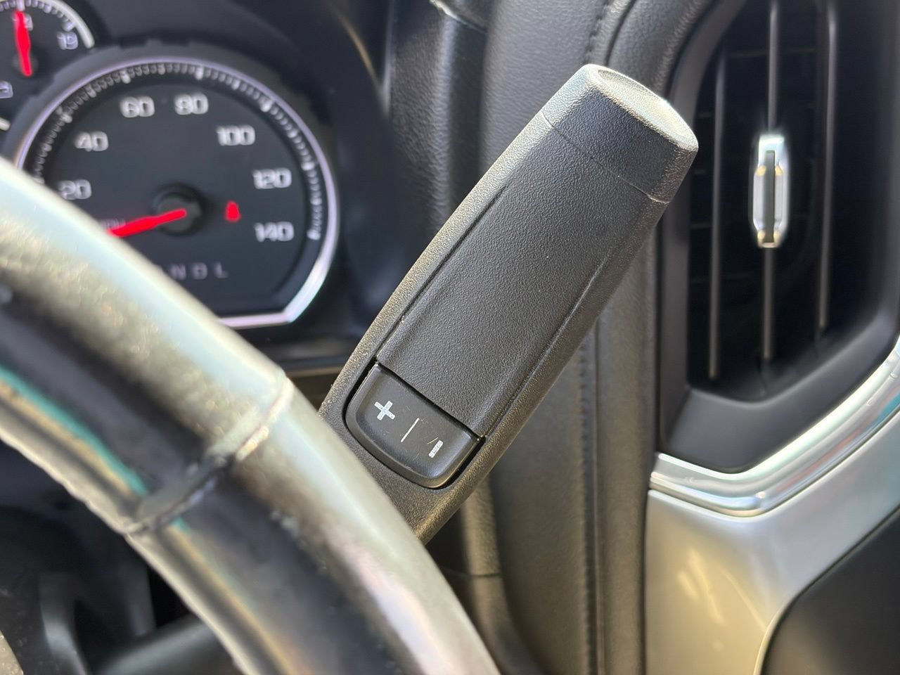 Used 2019 Chevrolet Silverado 1500 LT w/ All-Star Edition RWD image 10