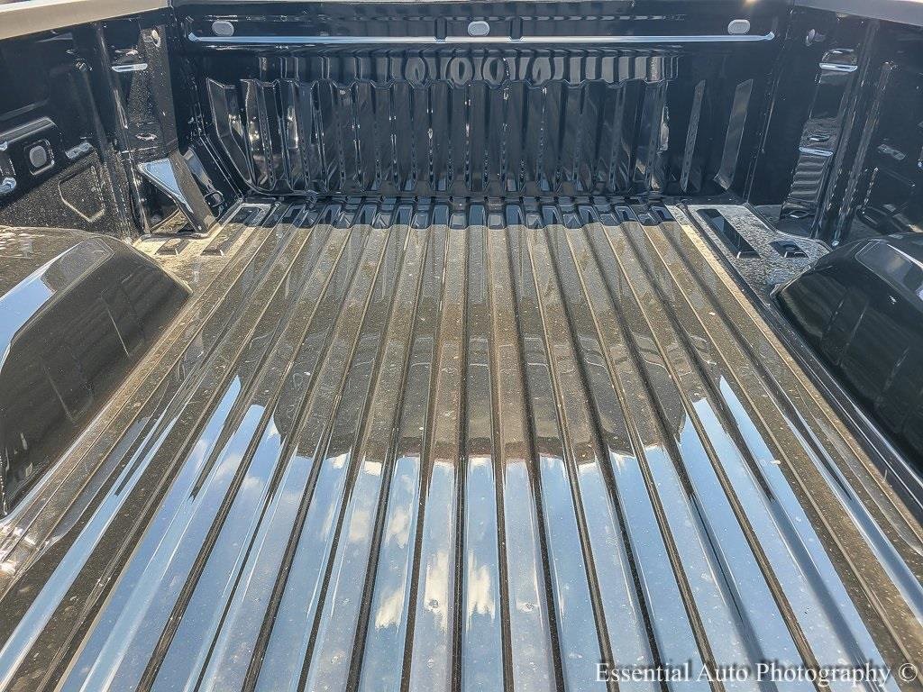 New 2026 GMC Sierra 1500 SLE image 17