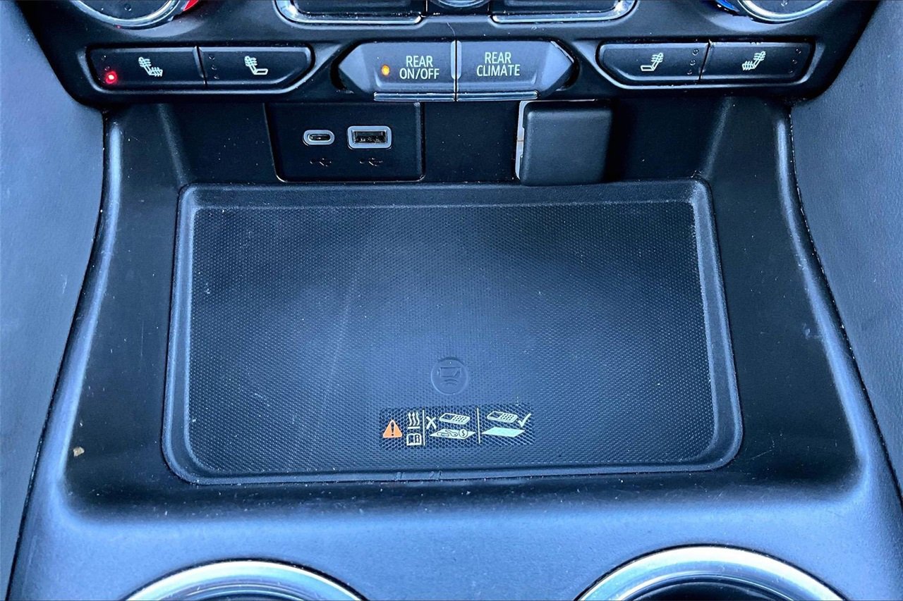 Used 2021 Chevrolet Tahoe Z71 w/ Rear Media and Nav Package image 17