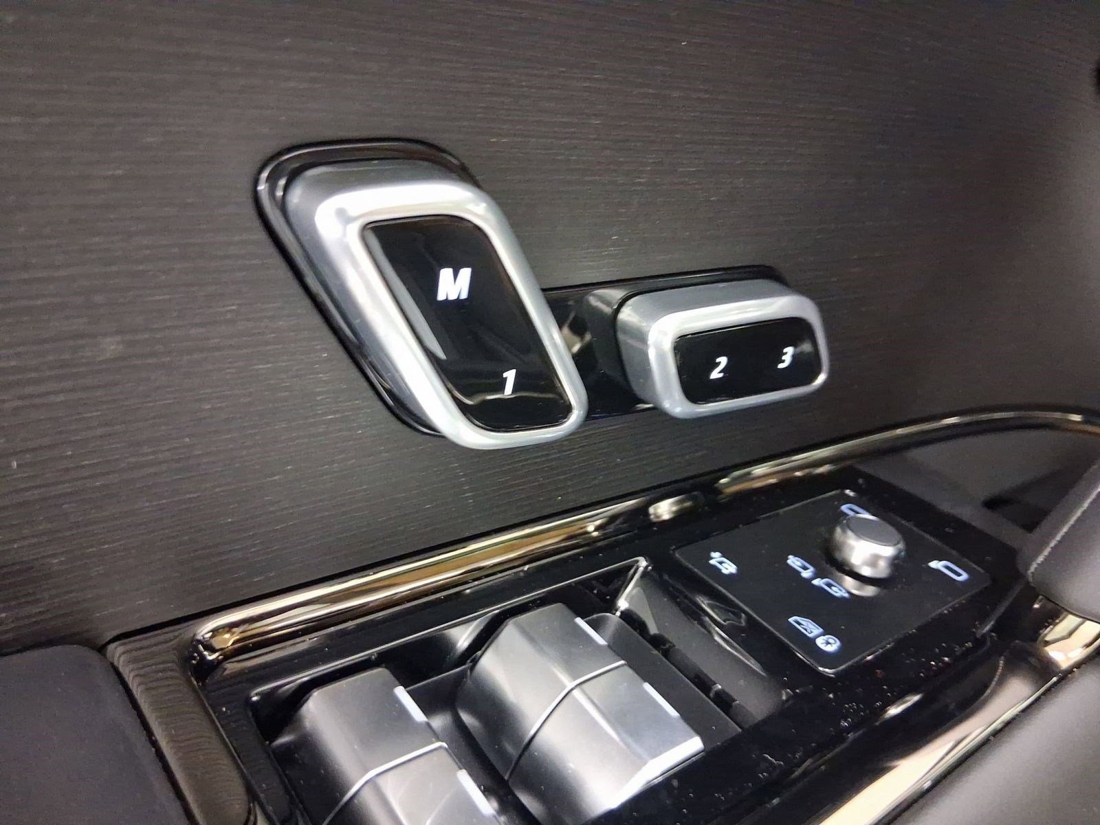 New 2026 Land Rover Range Rover Sport Dynamic SE image 12