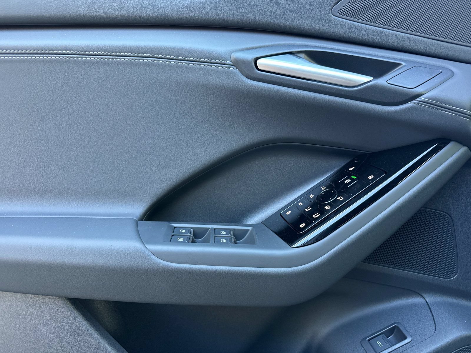 New 2027 Audi Q6 e-tron Premium AWD/4WD image 11