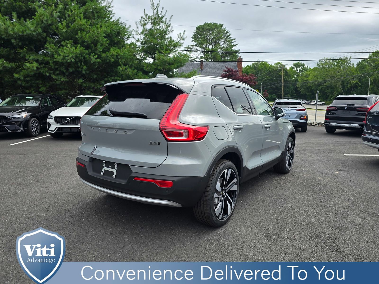 Used 2025 Volvo XC40 B5 Plus w/ Protection Package Premier image 8
