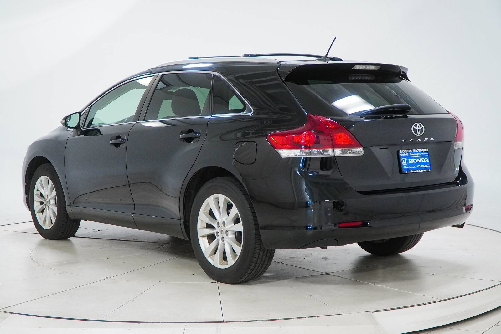 Used 2013 Toyota Venza LE FWD image 7