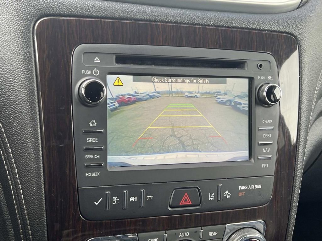 Used 2016 Chevrolet Traverse LTZ FWD image 19