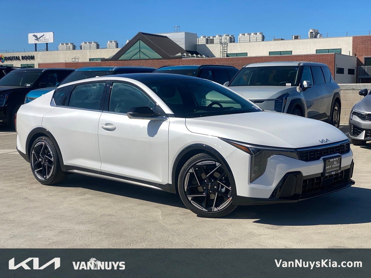 New 2025 Kia K4 GT-Line image 1