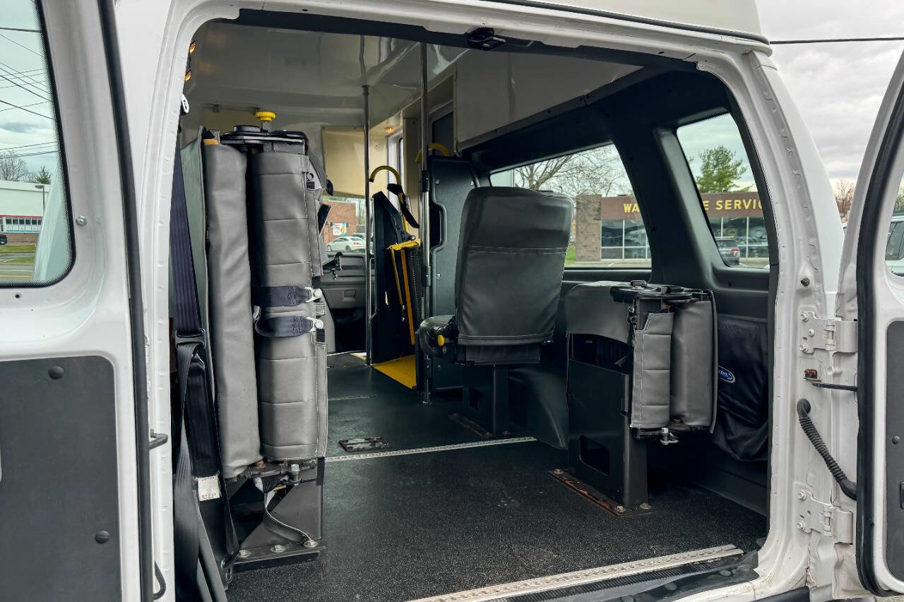 Used 2011 Ford E-350 and Econoline 350 Extended Super Duty w/ PWR Group RWD image 19