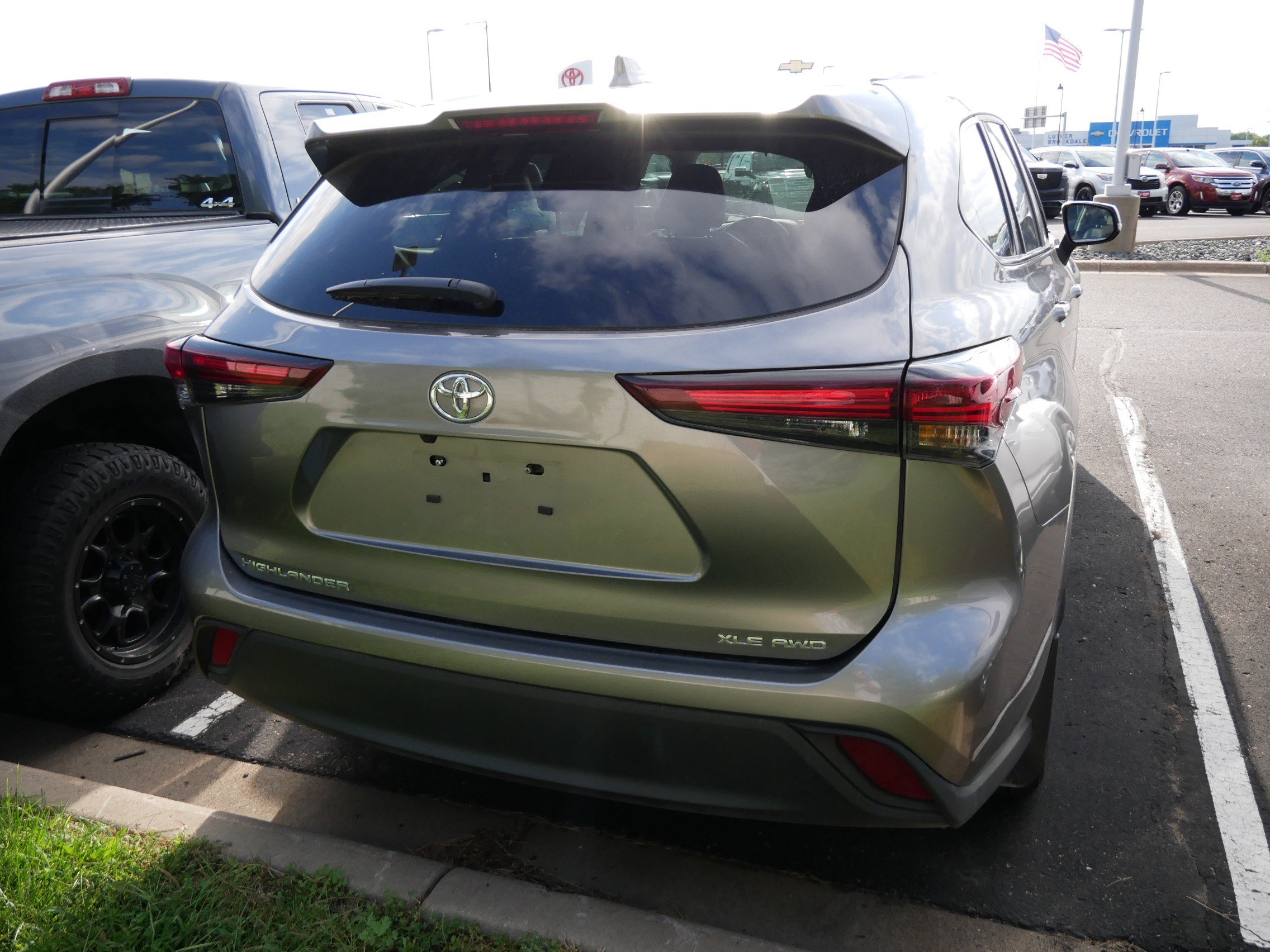 Used 2026 Toyota Highlander XLE AWD/4WD image 5