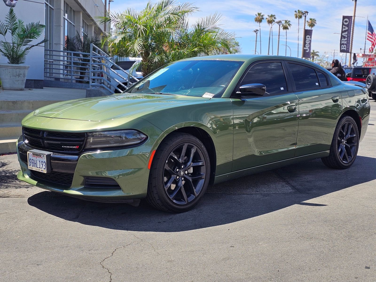 Used 2022 Dodge Charger SXT w/ Blacktop Package image 3