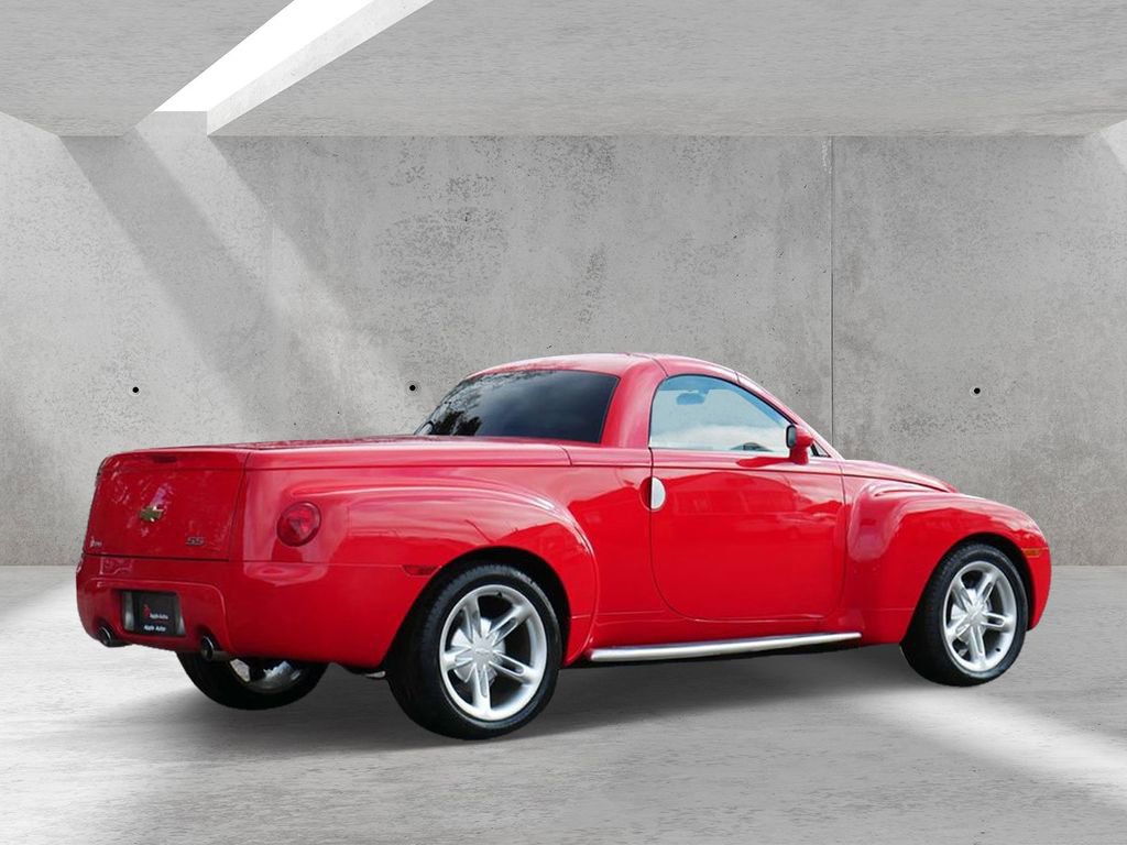 Used 2004 Chevrolet SSR RWD image 3