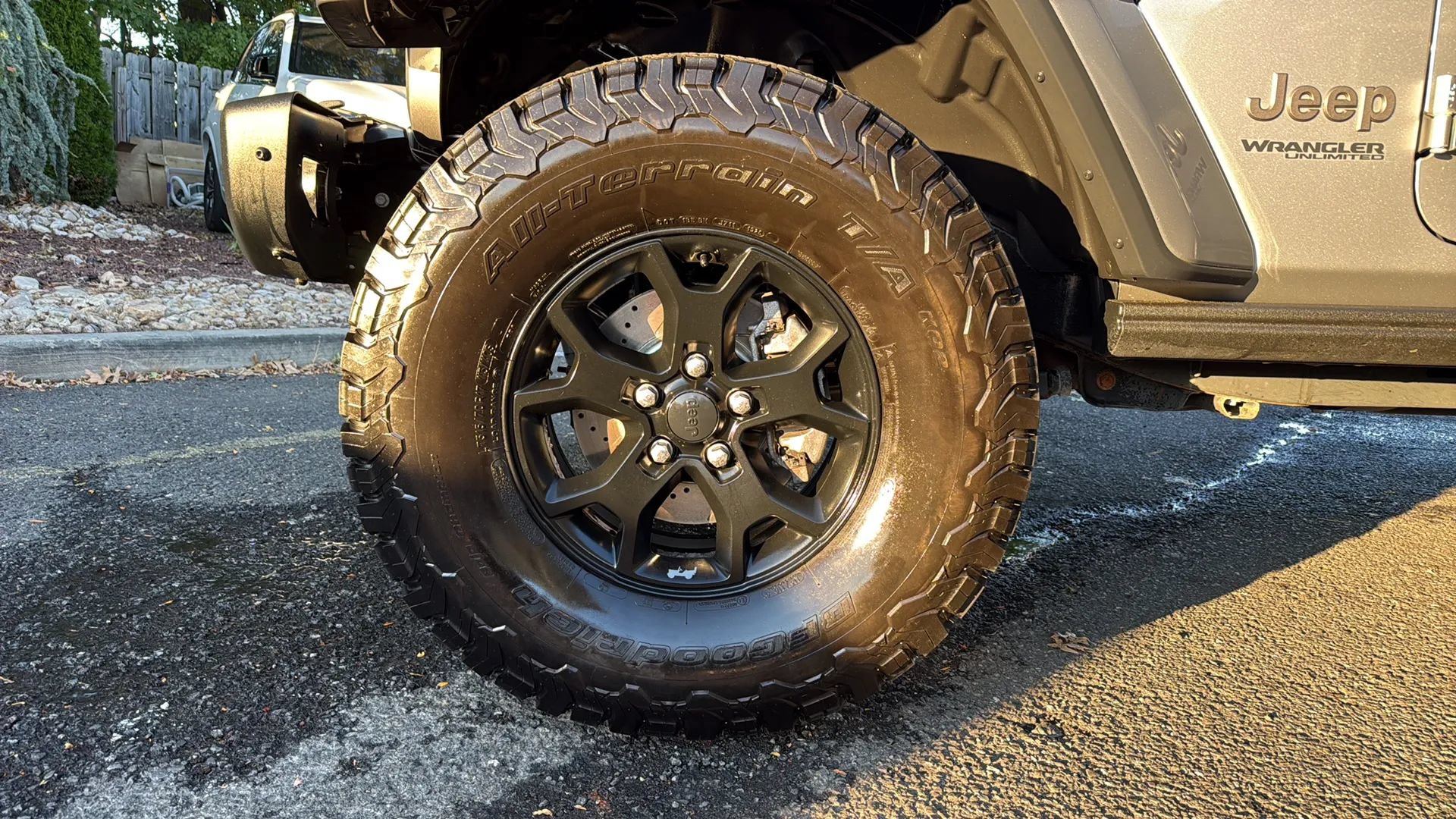 Used 2019 Jeep Wrangler Unlimited Sahara w/ Quick Order Package 24M Moab AWD/4WD image 9