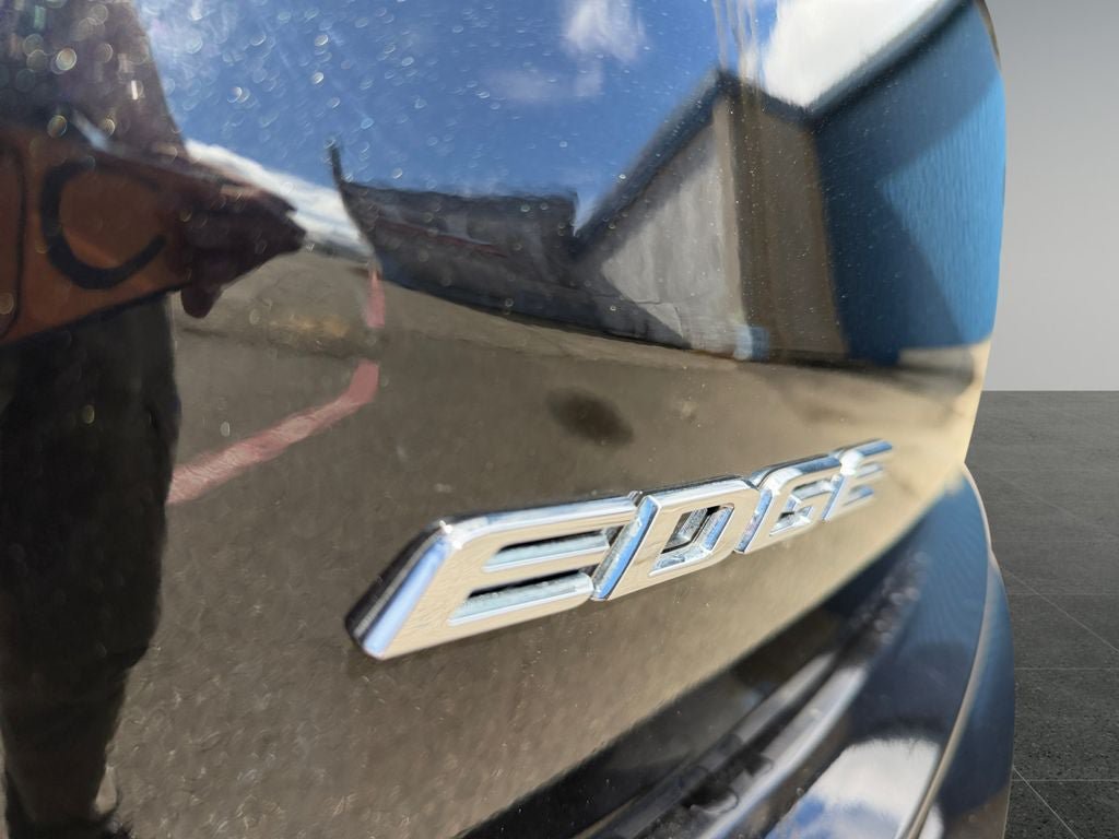 Used 2020 Ford Edge ST-Line w/ Cold Weather Package AWD/4WD image 35