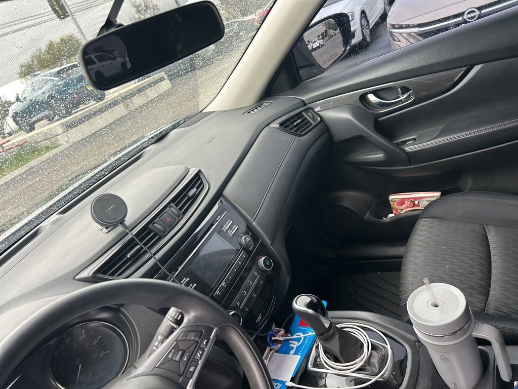 Used 2017 Nissan Rogue S w/ S Appearance Package image 10