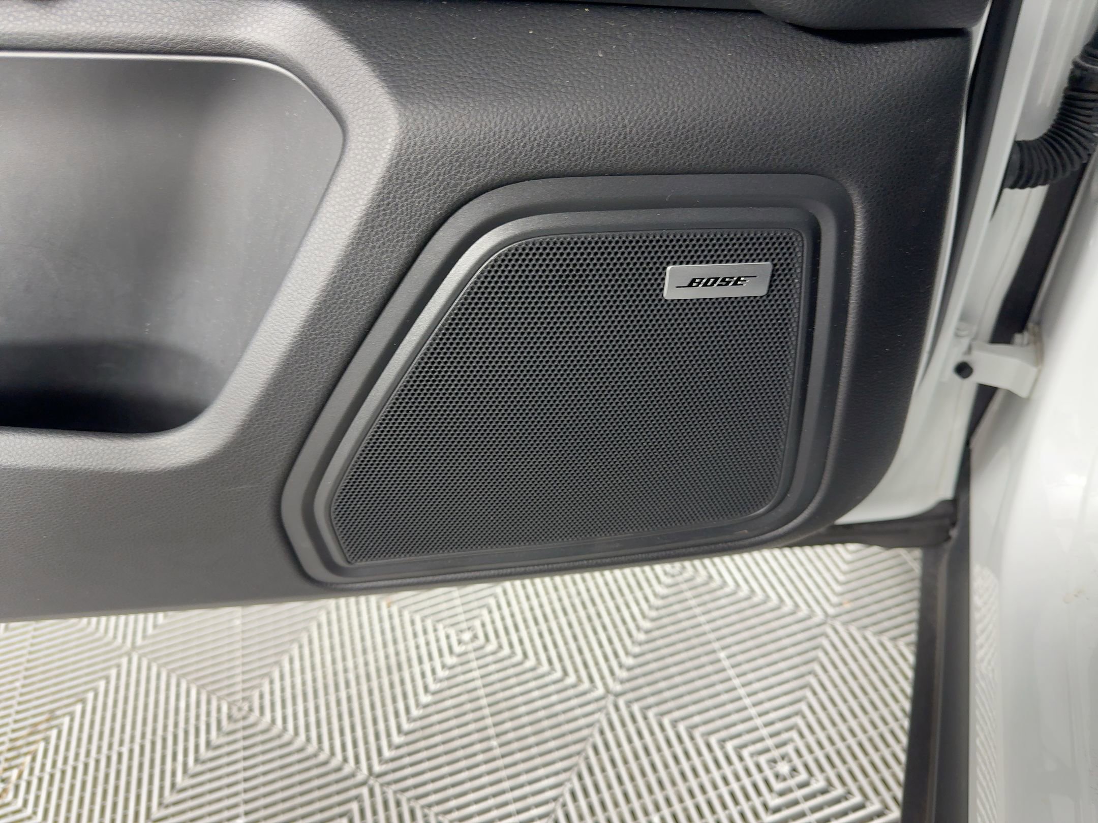 Certified 2022 Porsche Macan AWD/4WD image 21