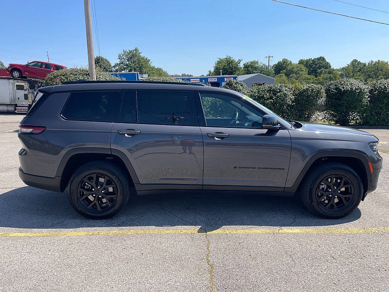 Used 2024 Jeep Grand Cherokee L Laredo image 7