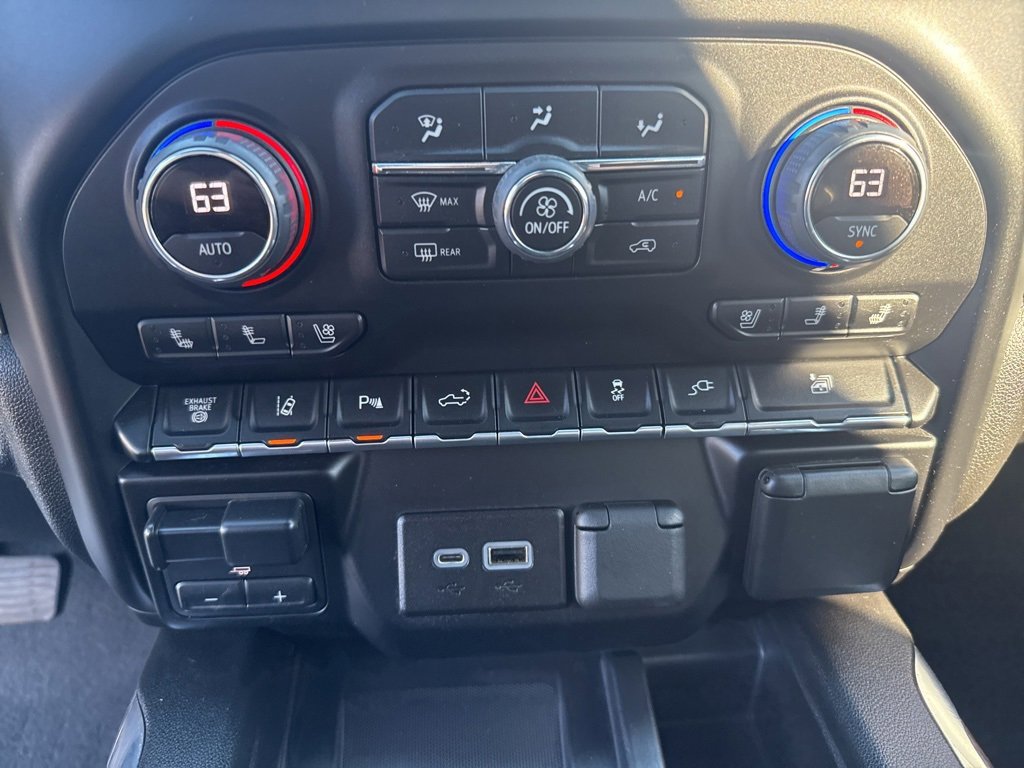 Used 2023 Chevrolet Silverado 3500 High Country image 16