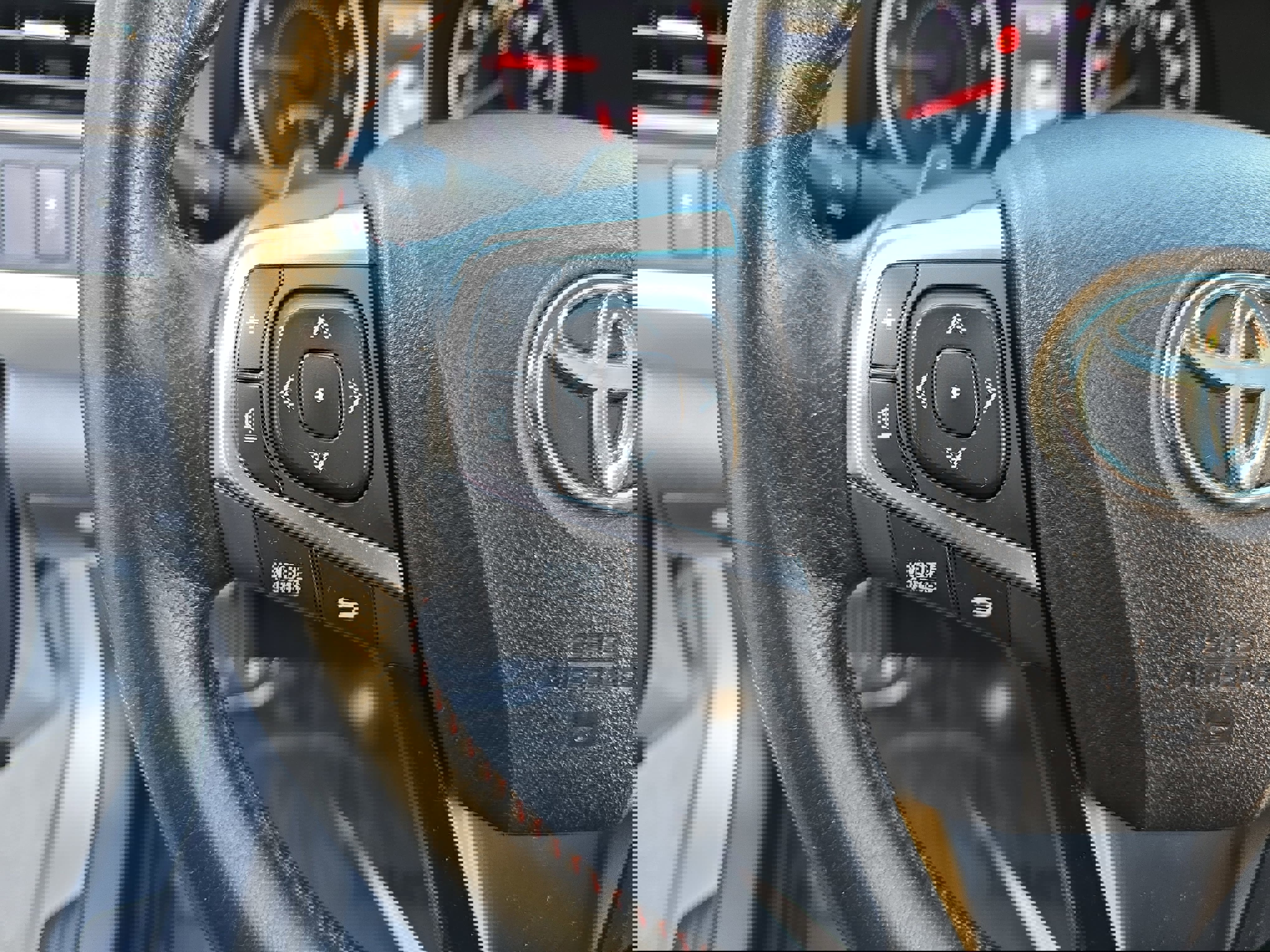 Used 2015 Toyota Camry SE w/ Moonroof Package image 16