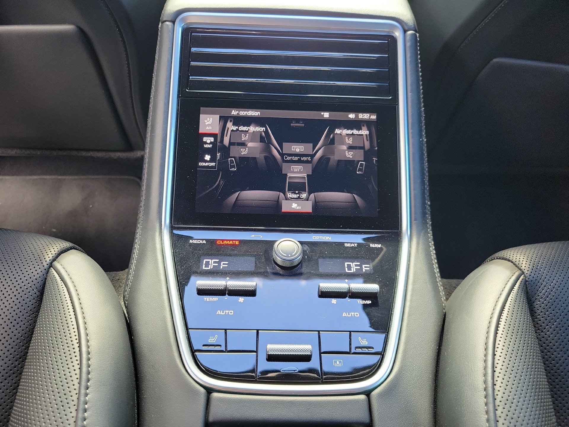Used 2019 Porsche Panamera GTS AWD/4WD image 18