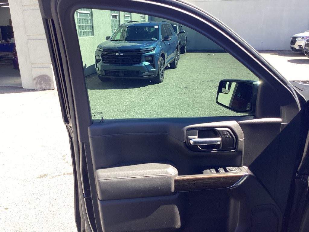 Used 2021 Chevrolet Silverado 1500 LT AWD/4WD image 19