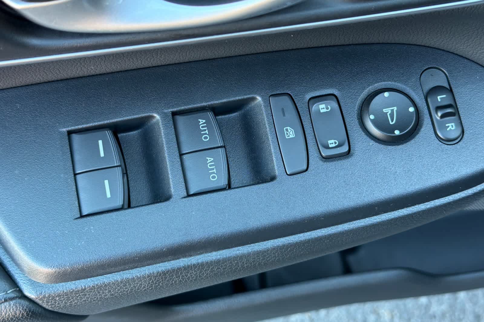 Used 2020 Honda CR-V Touring image 15
