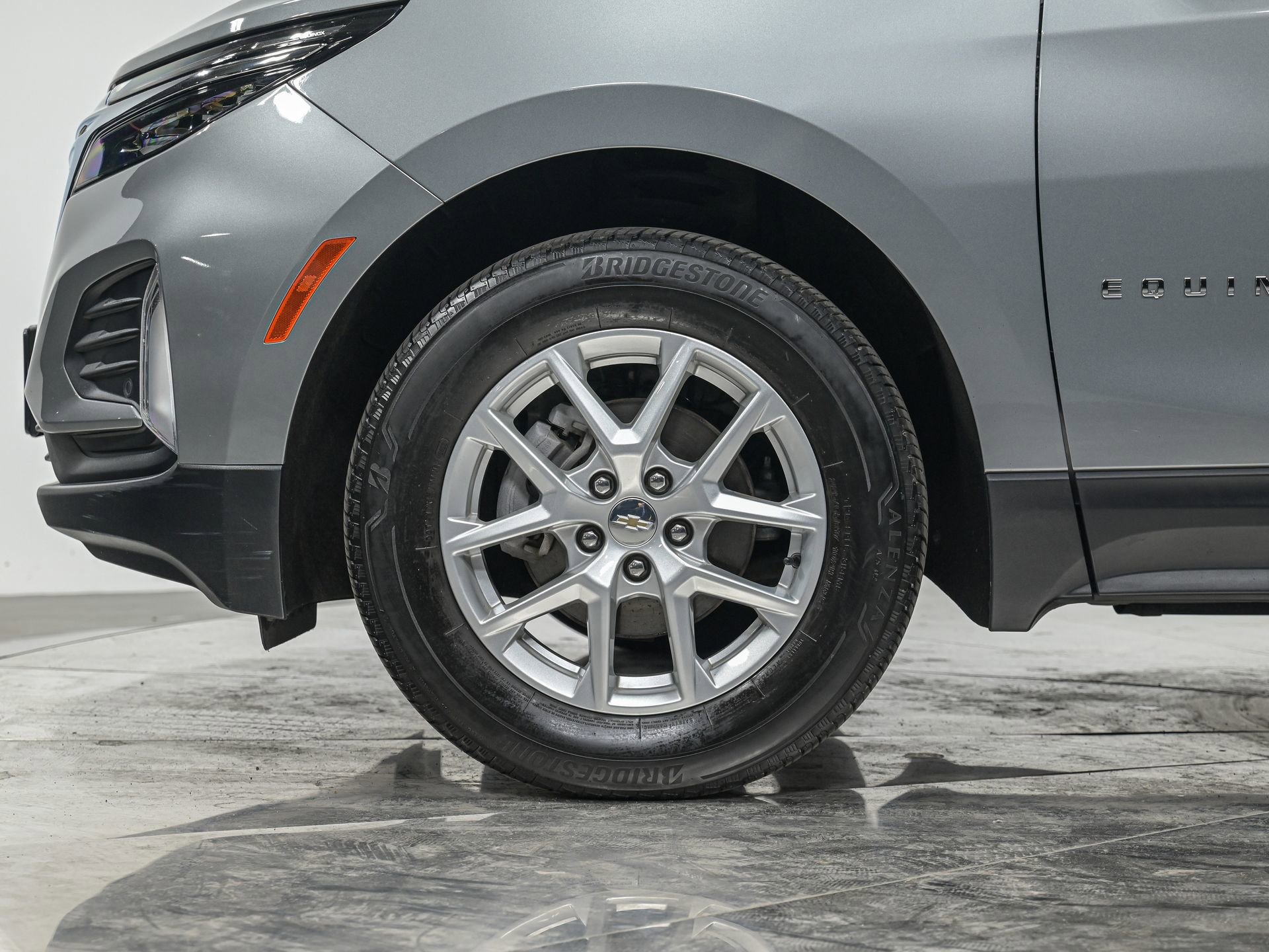 Used 2023 Chevrolet Equinox LT AWD/4WD image 3