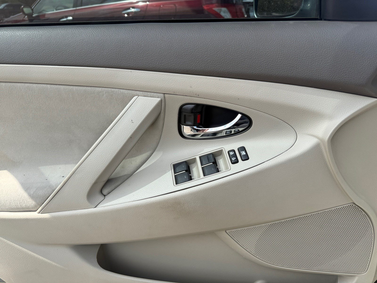Used 2011 Toyota Camry LE w/ LE Extra-Value Pkg FWD image 13