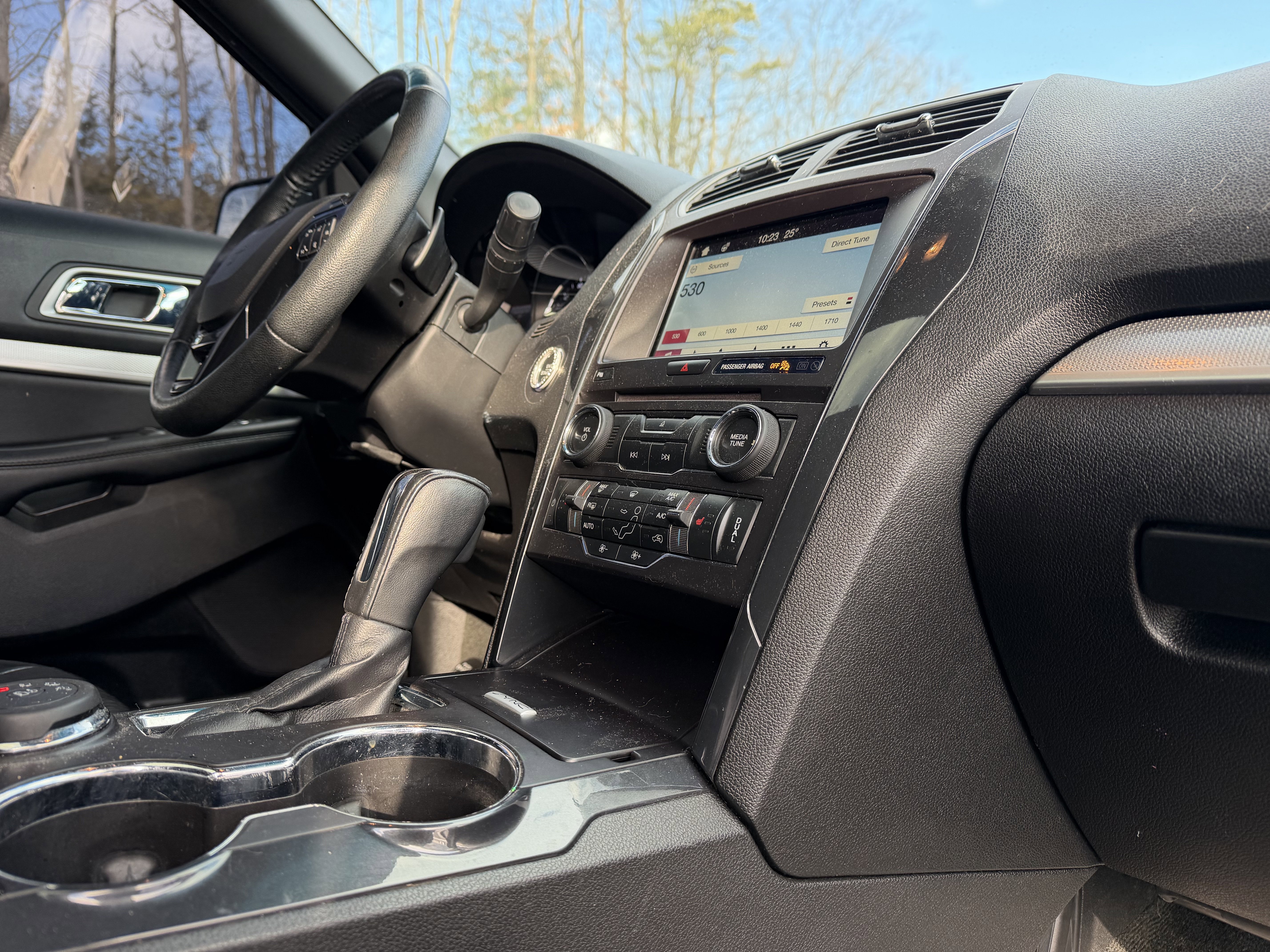 Used 2017 Ford Explorer XLT w/ Equipment Group 202A image 38