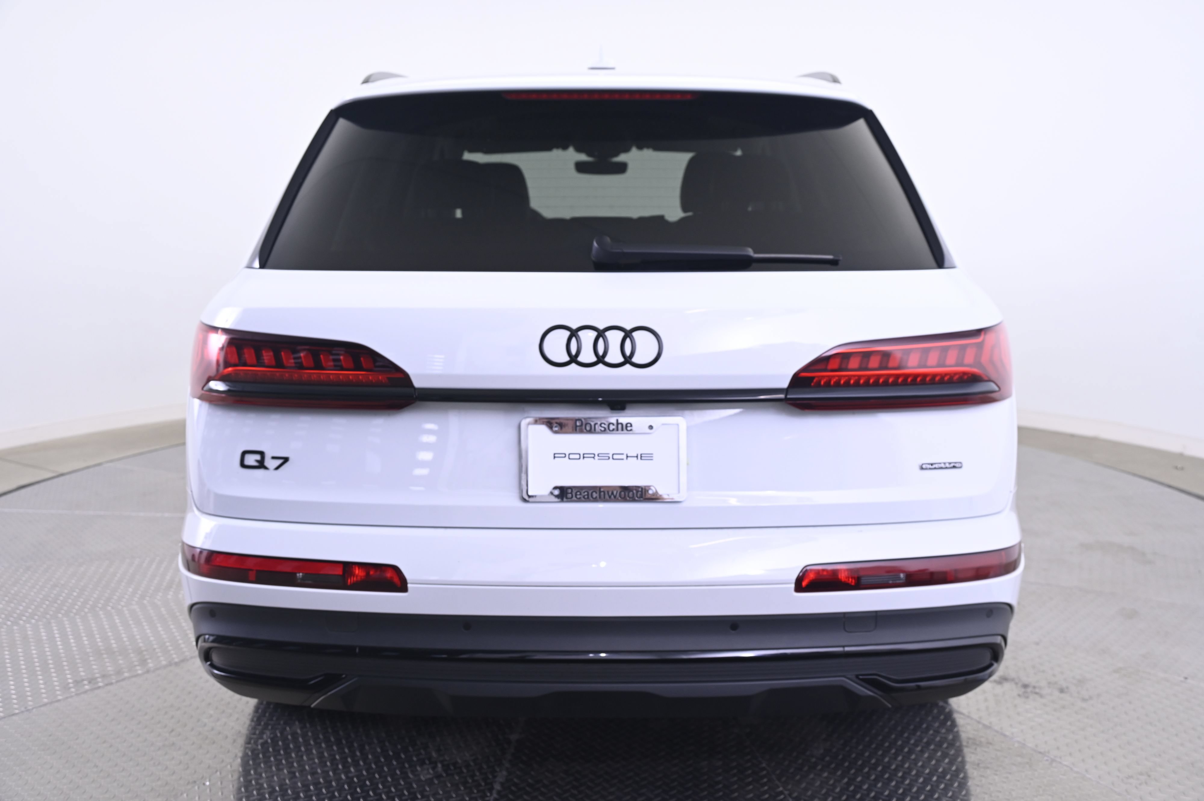 Used 2023 Audi Q7 2.0T Premium Plus w/ Premium Plus Package AWD/4WD image 6