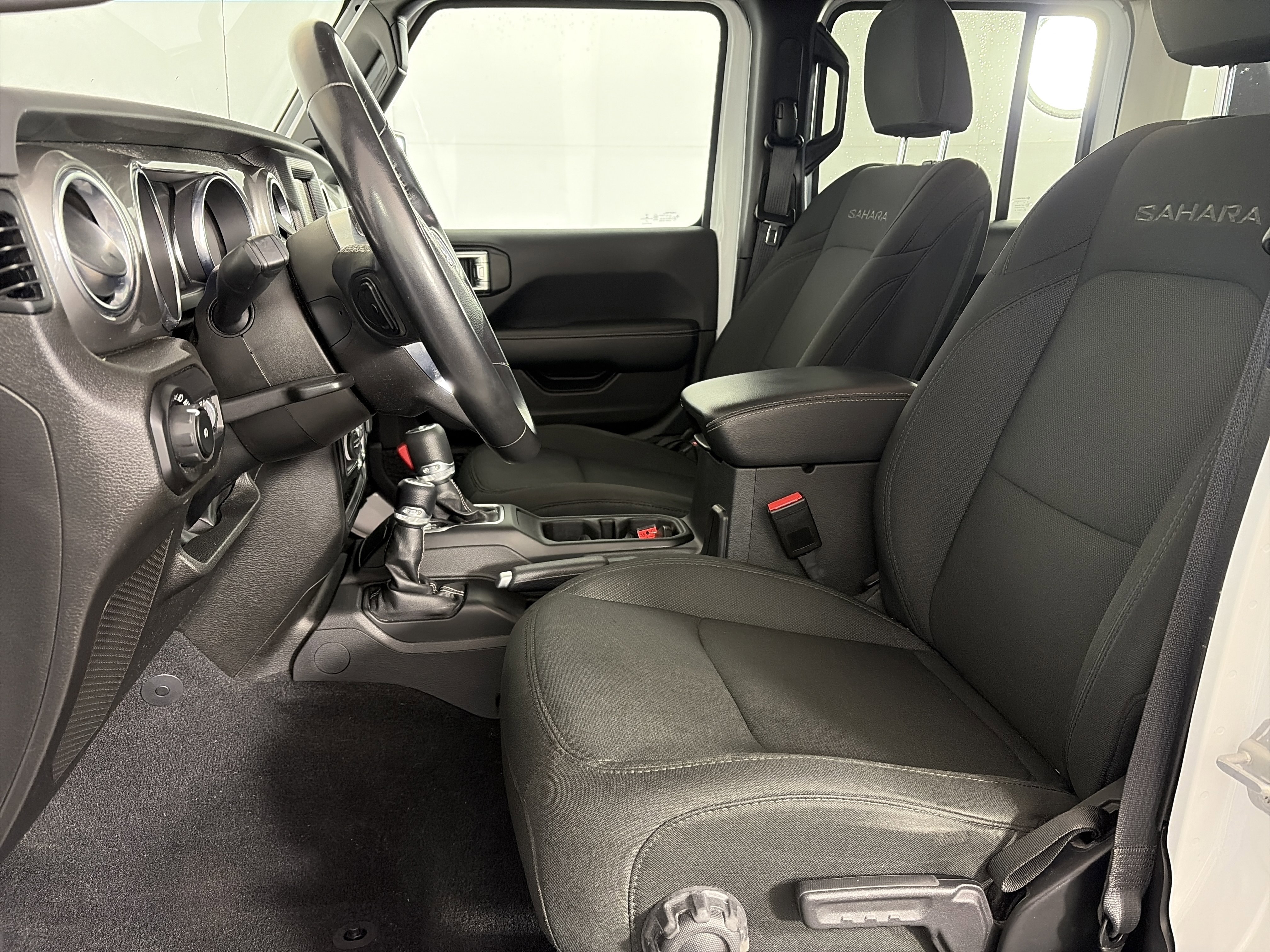 Used 2021 Jeep Wrangler Unlimited Sahara image 6