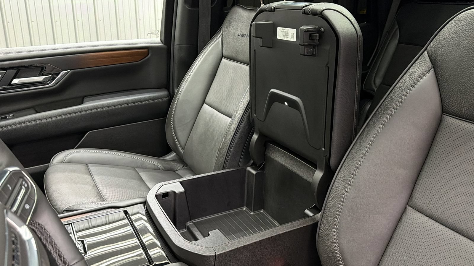 Used 2026 GMC Yukon Denali w/ Sun & Power Step Package AWD/4WD image 26