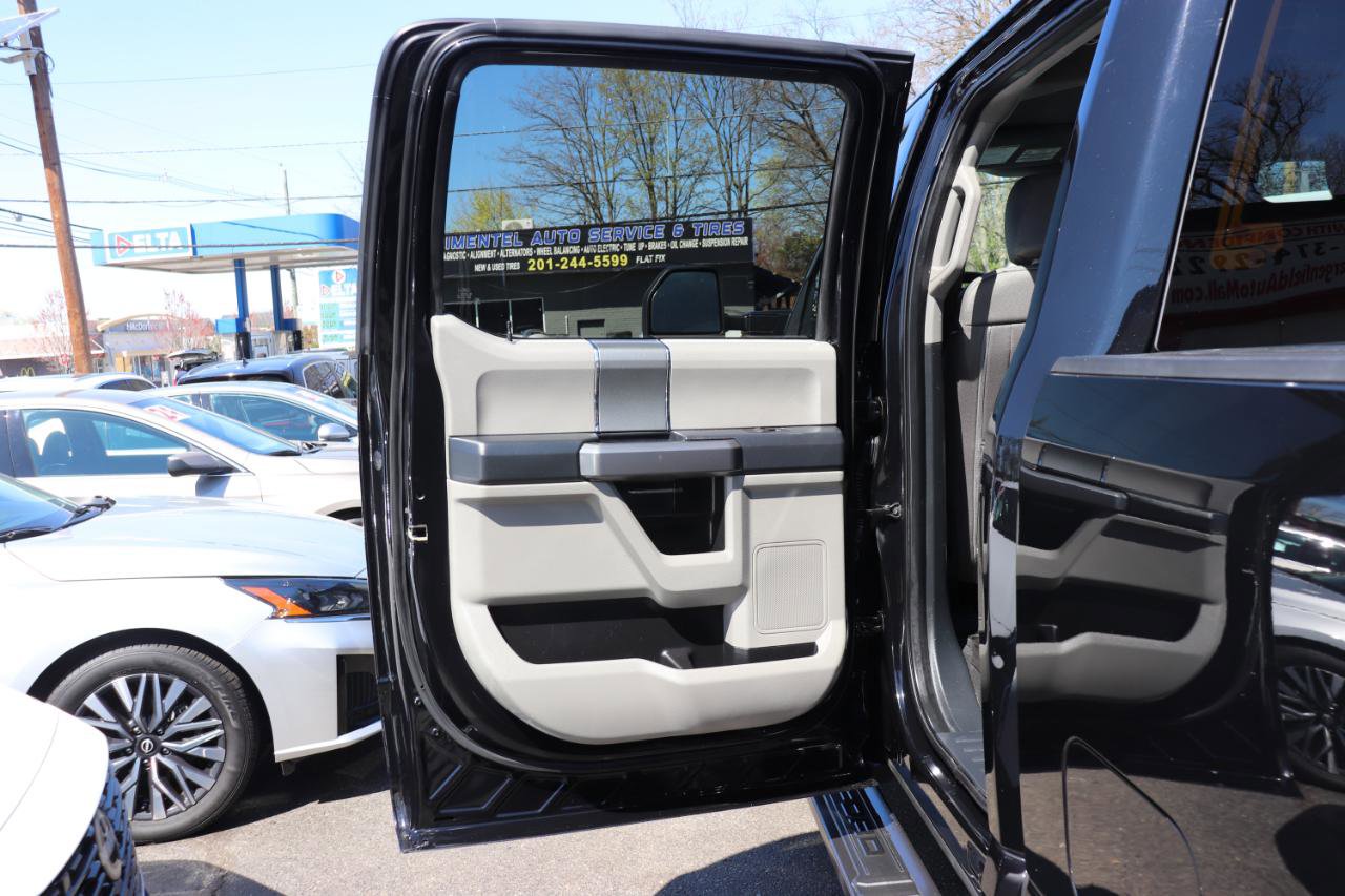 Used 2022 Ford F250 XLT w/ Black Appearance Package image 25