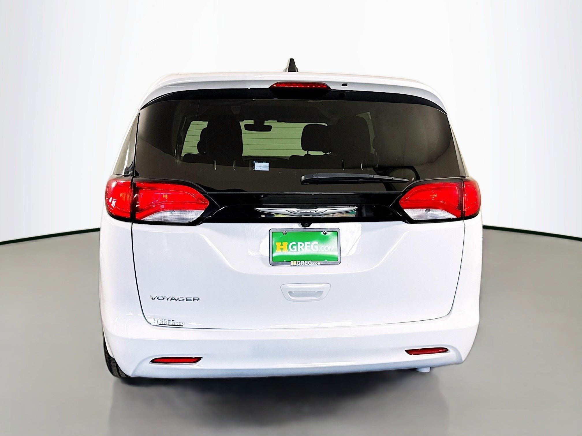 Used 2022 Chrysler Voyager LX FWD image 8