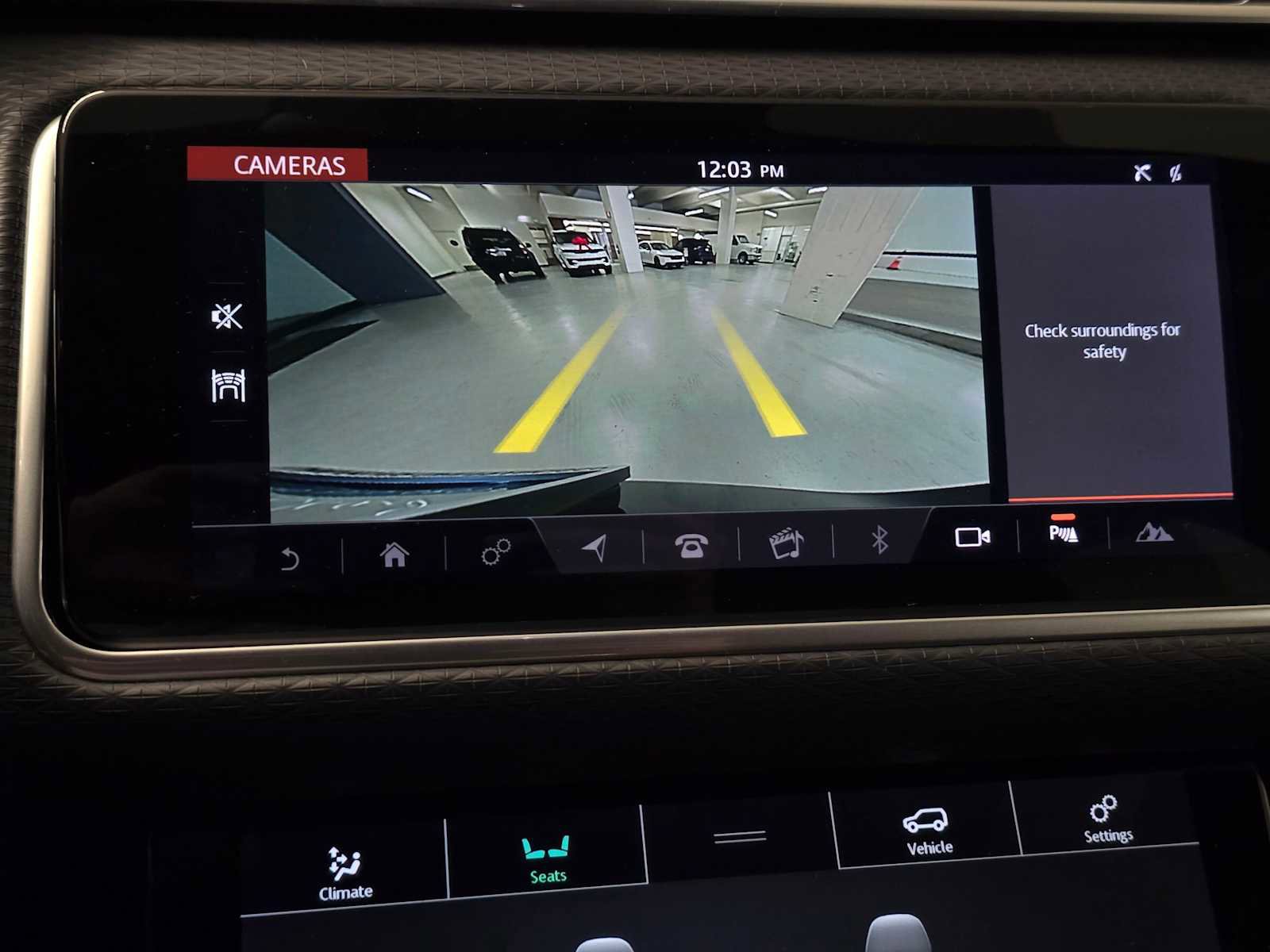 Used 2020 Land Rover Range Rover Velar R-Dynamic S image 31