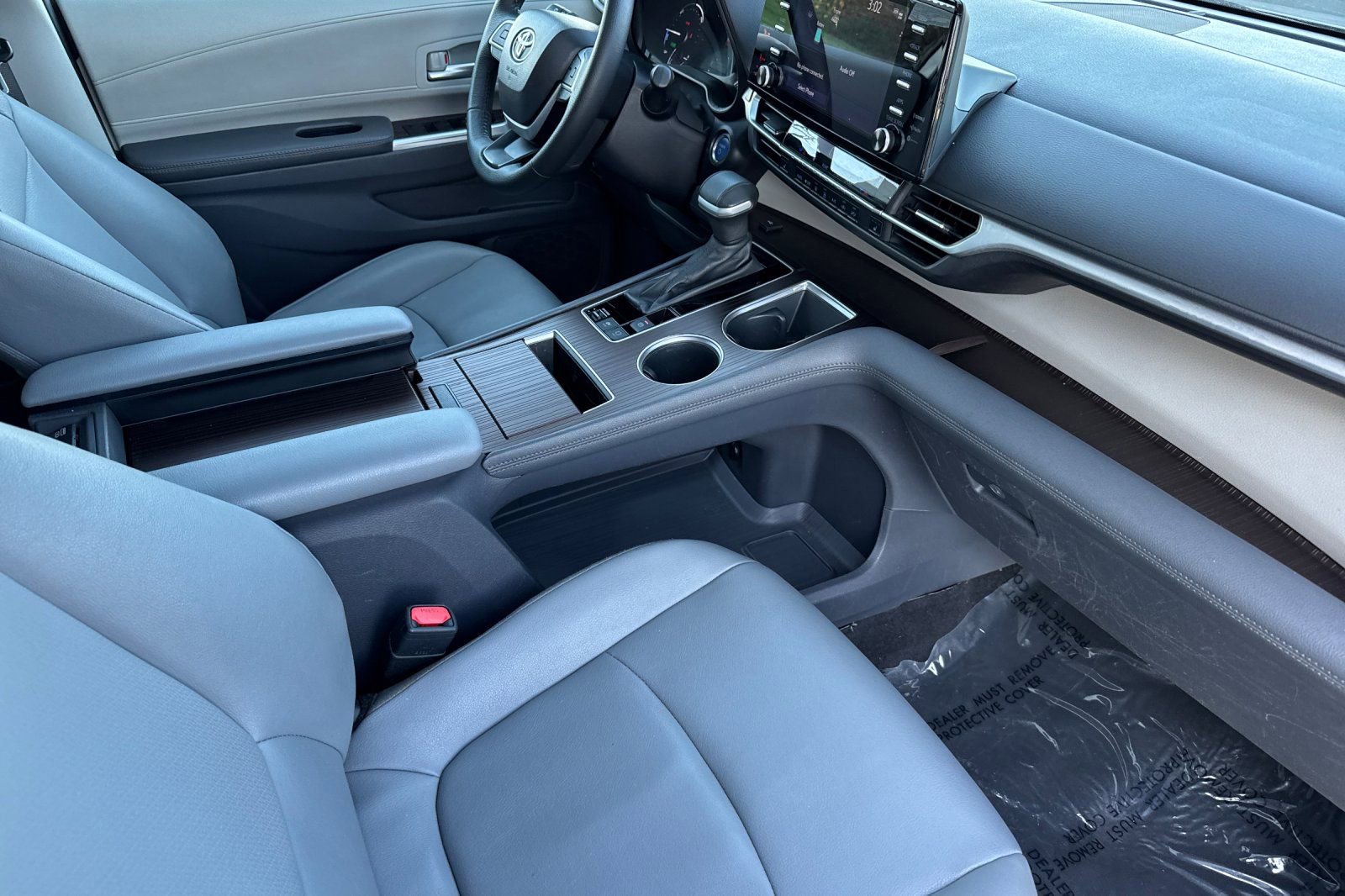 Certified 2023 Toyota Sienna XLE image 21