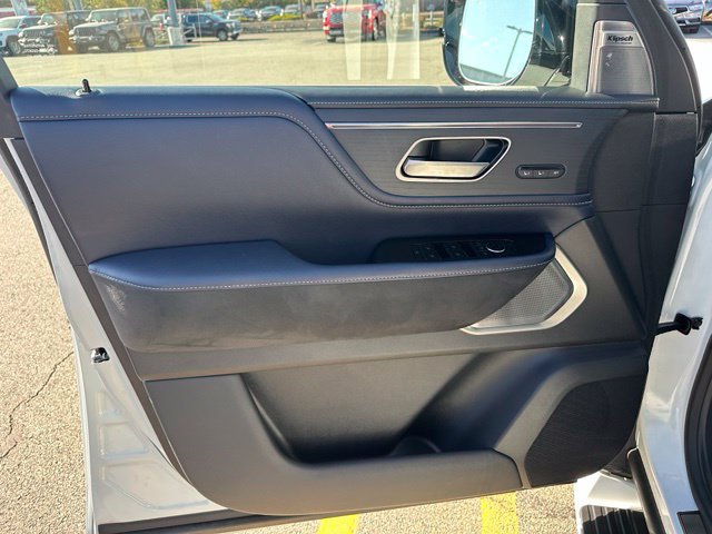 Certified 2026 INFINITI QX80 4WD w/ Sport Exterior Package image 15