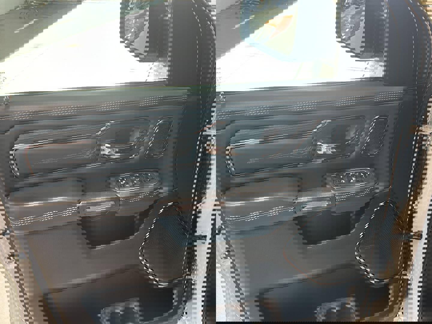 Used 2024 RAM 1500 Limited image 14