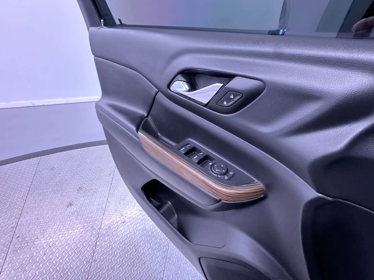 Used 2018 GMC Acadia SLE FWD image 30