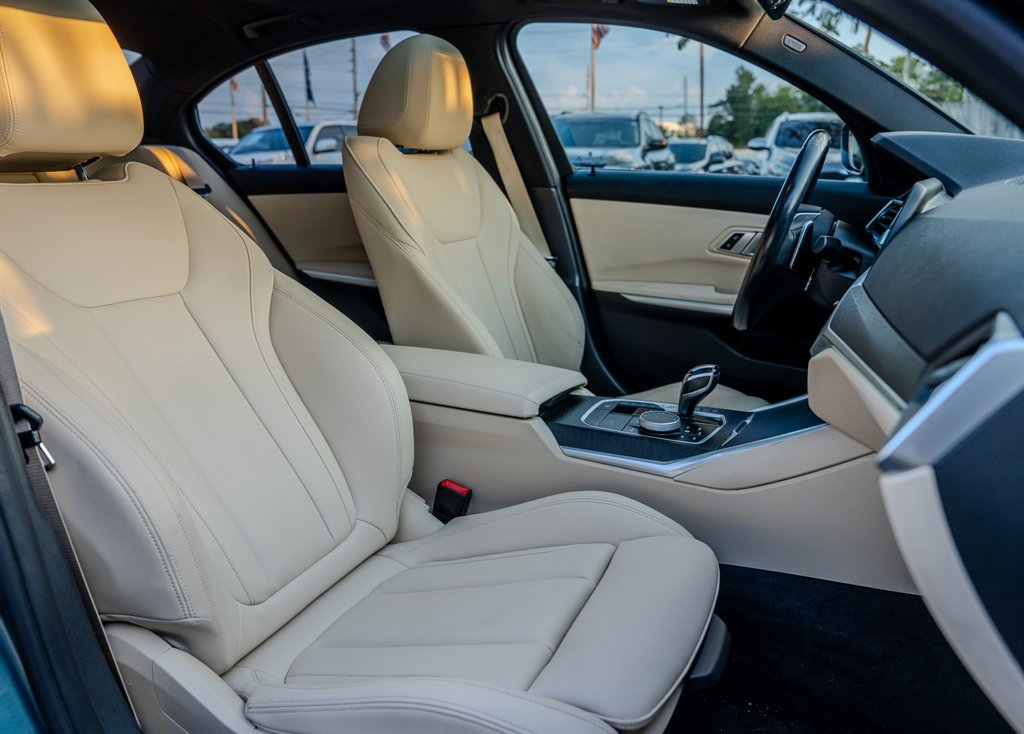 Used 2021 BMW 330i Sedan w/ Parking Assistance Package image 30