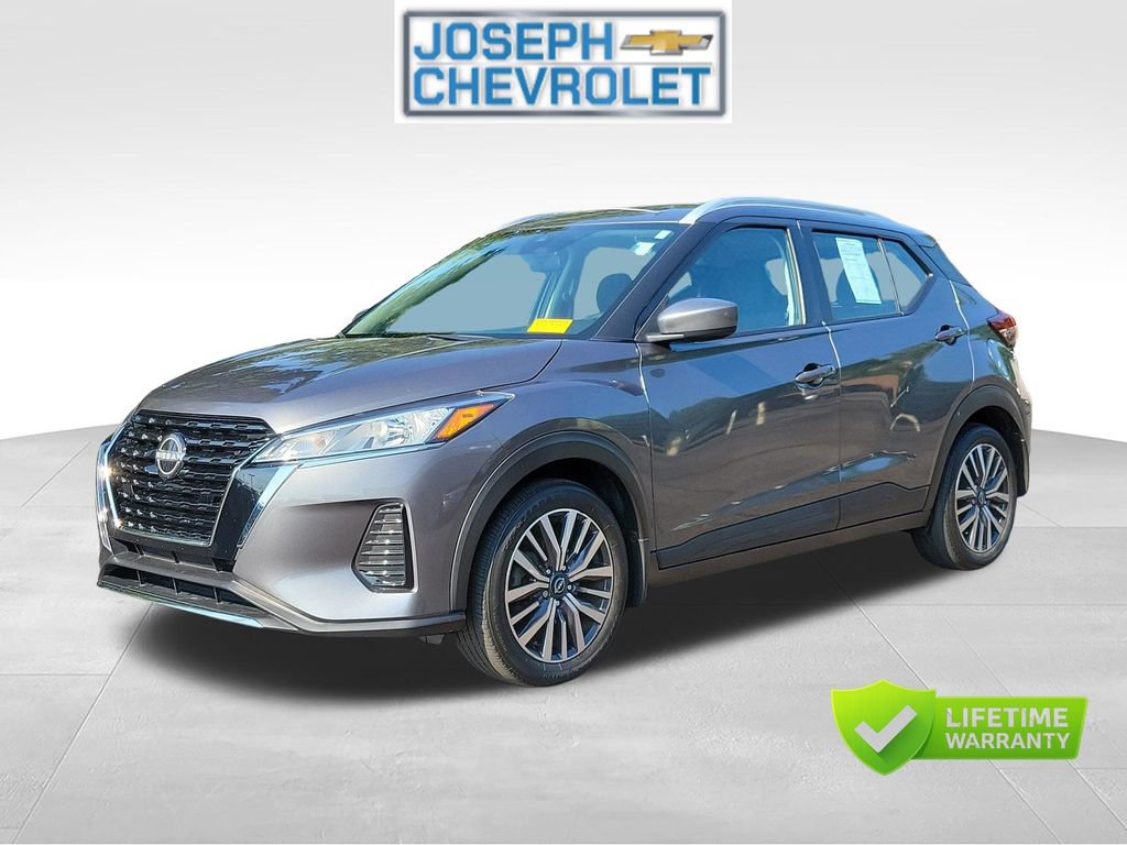 Used 2022 Nissan Kicks SV FWD image 2