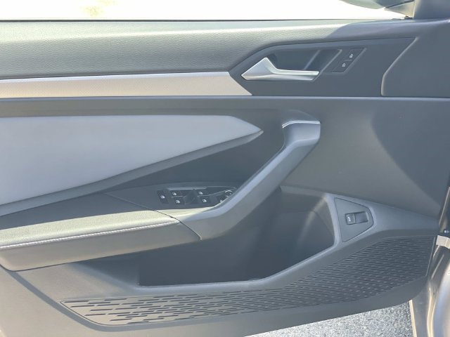 New 2027 Volkswagen Jetta SE FWD image 22