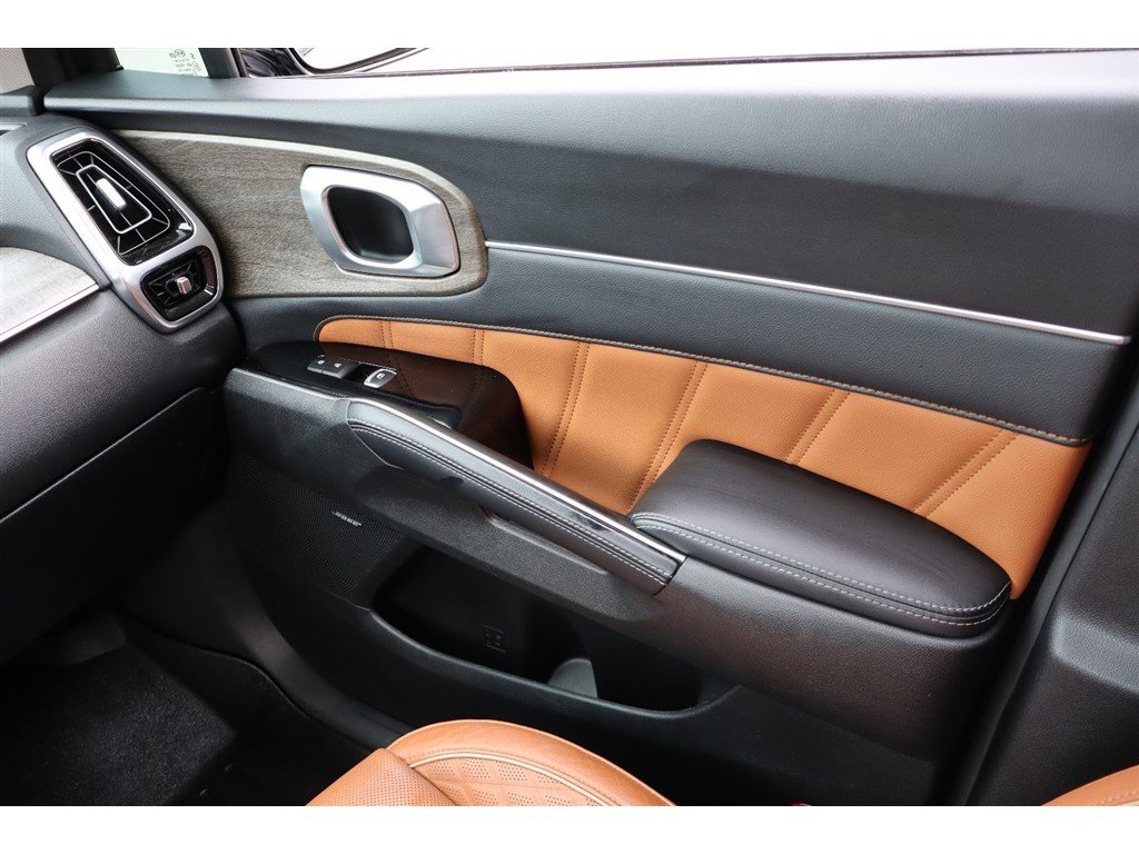 Used 2021 Kia Sorento SX Prestige AWD/4WD image 23