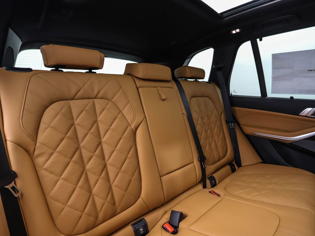 New 2026 BMW X5 xDrive40i w/ M Sport Package AWD/4WD image 28