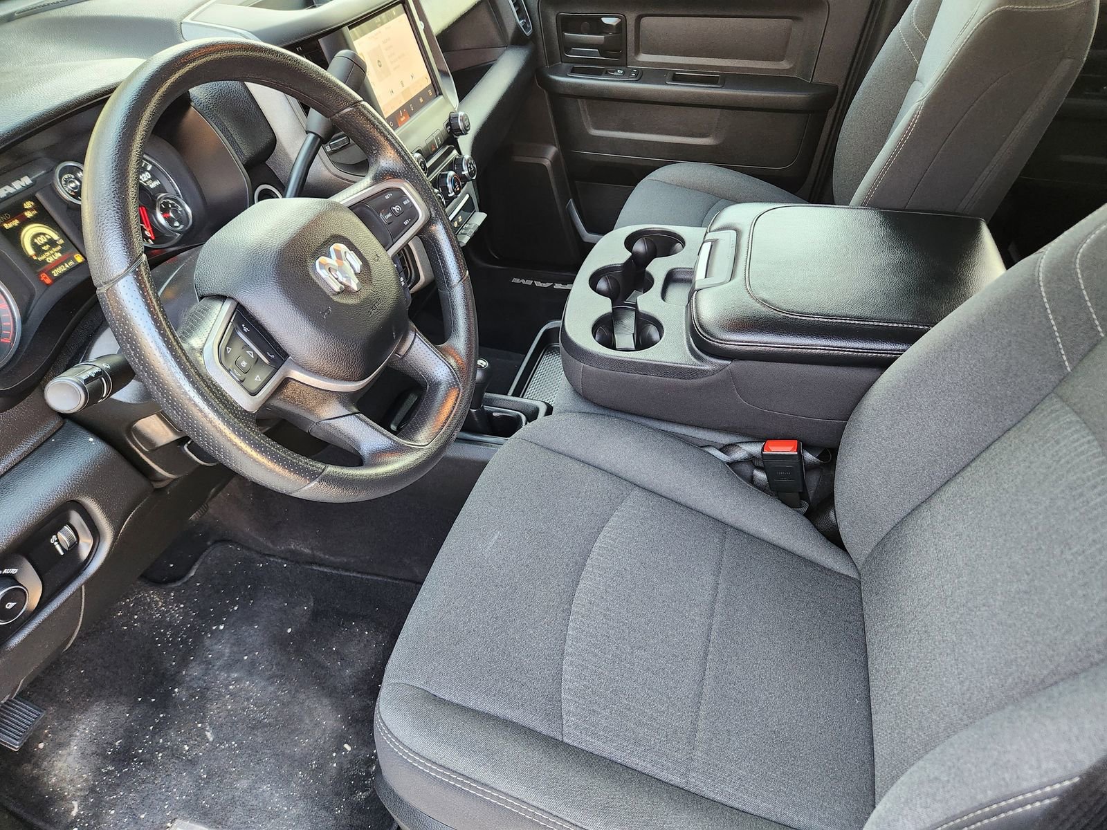 Used 2024 RAM 2500 Tradesman w/ Chrome Appearance Group image 13